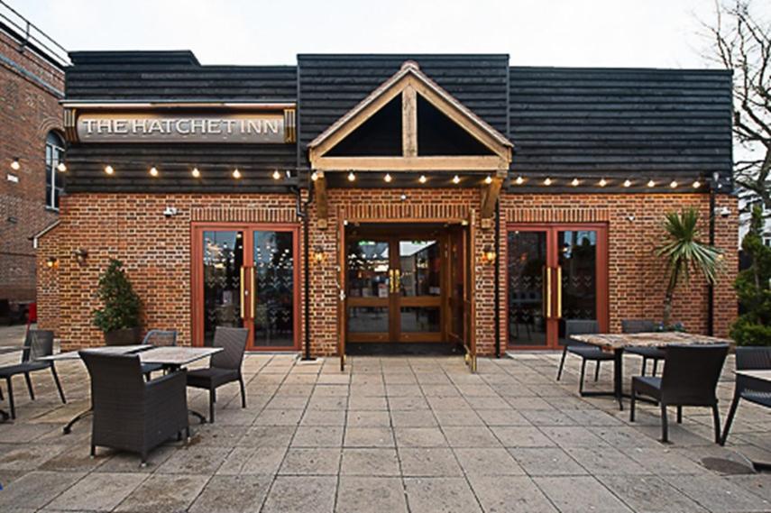 The Hatchet Inn Wetherspoon Newbury  Dış mekan fotoğraf